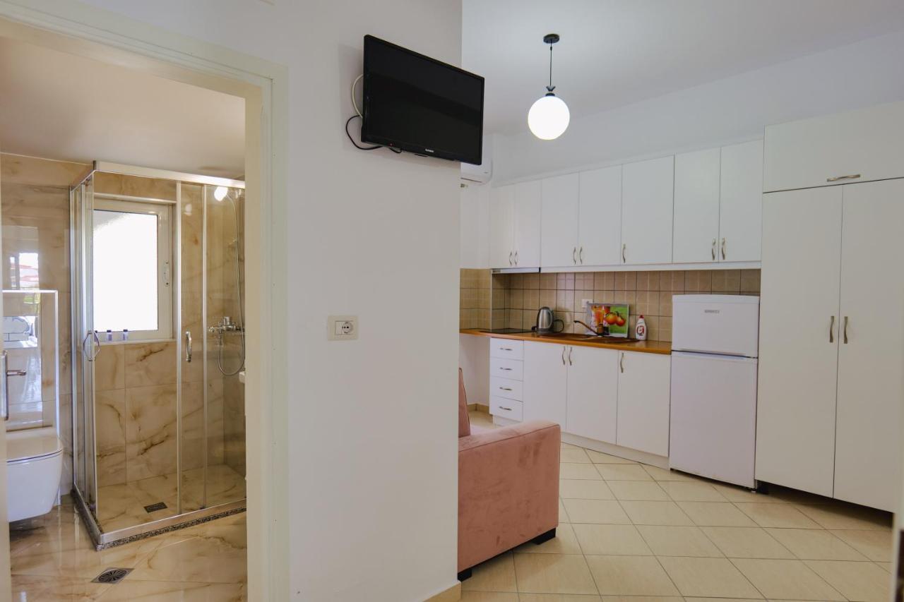 Eleni Guest House Sarandë Eksteriør bilde
