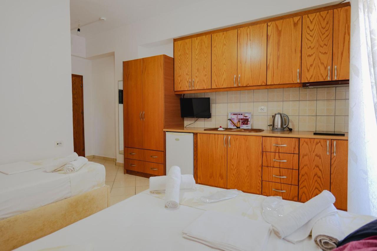 Eleni Guest House Sarandë Eksteriør bilde