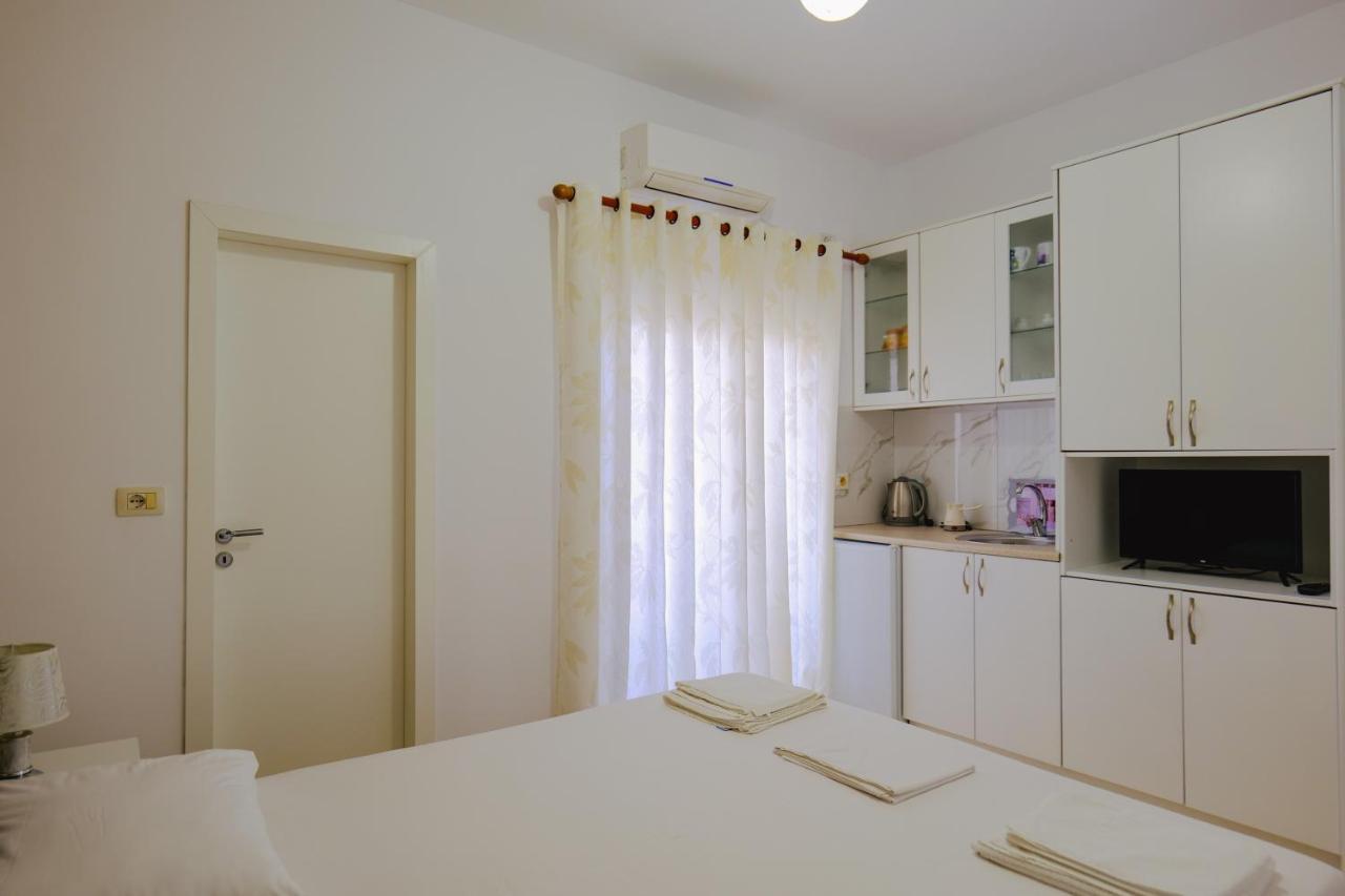 Eleni Guest House Sarandë Eksteriør bilde