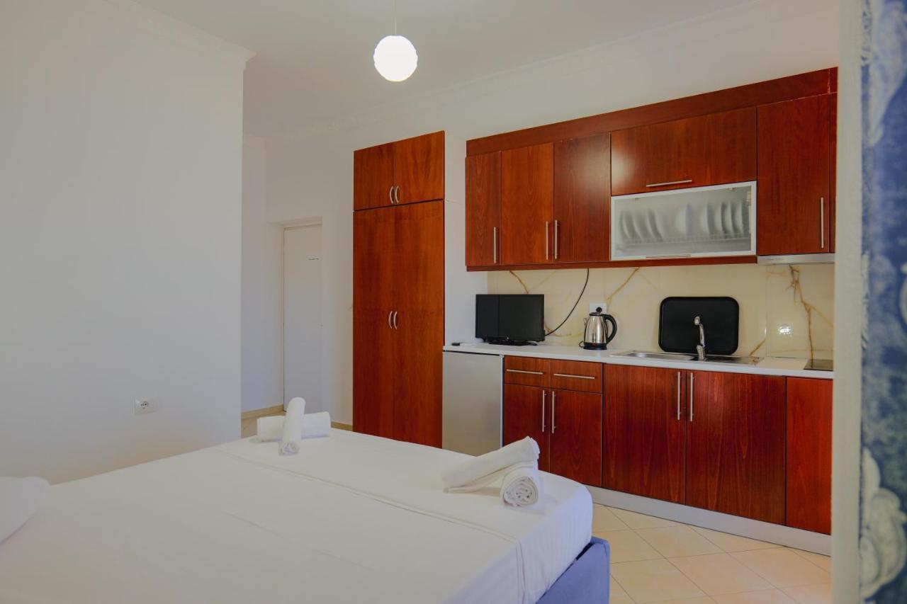 Eleni Guest House Sarandë Eksteriør bilde