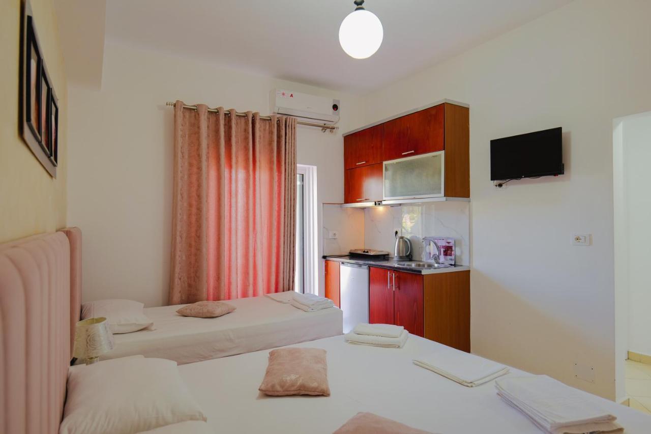 Eleni Guest House Sarandë Eksteriør bilde
