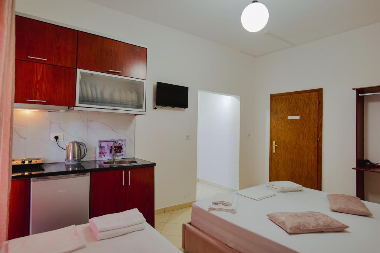 Eleni Guest House Sarandë Eksteriør bilde