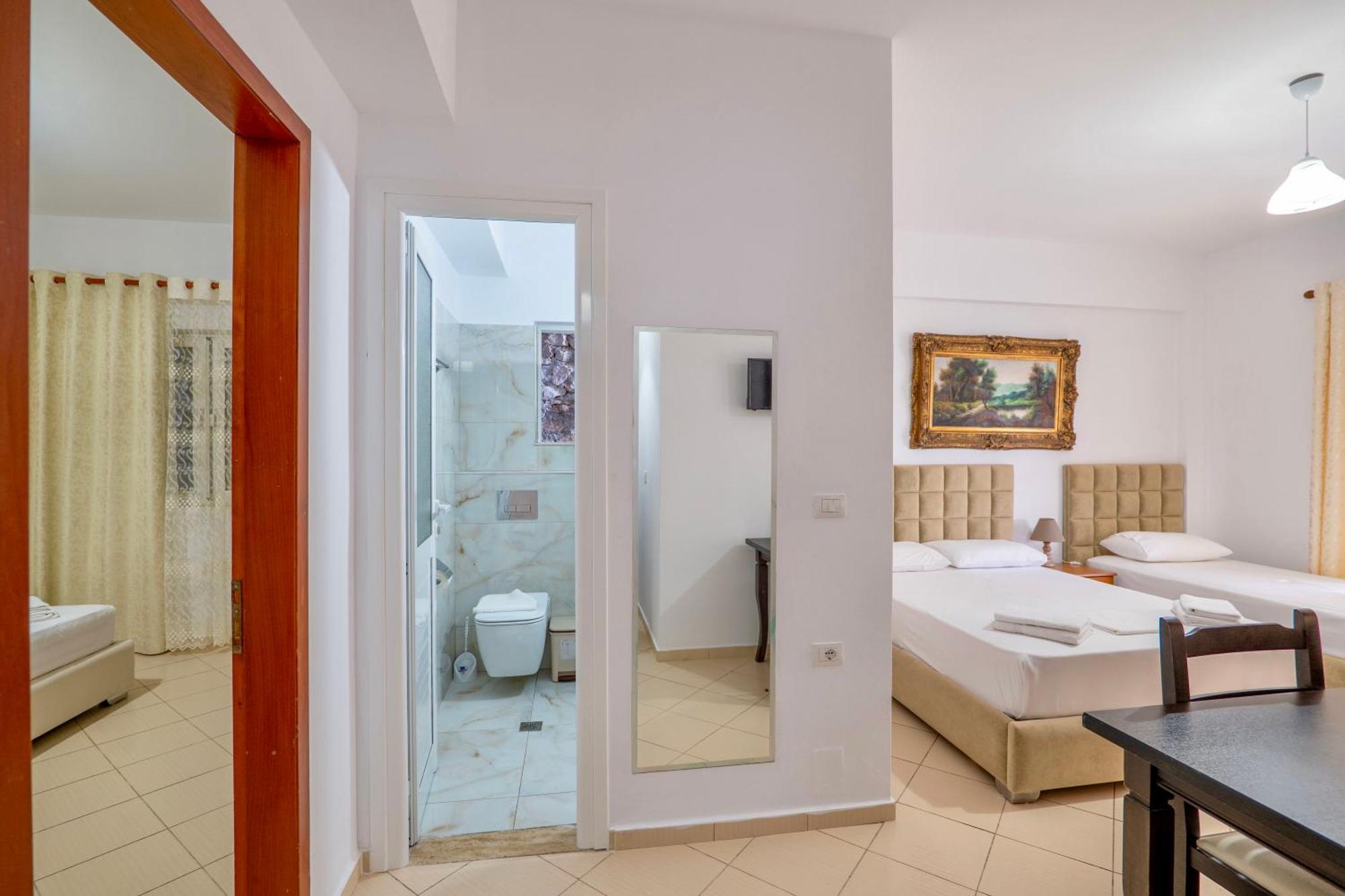 Eleni Guest House Sarandë Eksteriør bilde