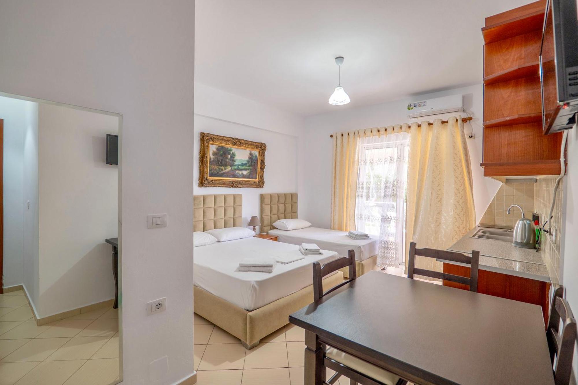 Eleni Guest House Sarandë Eksteriør bilde