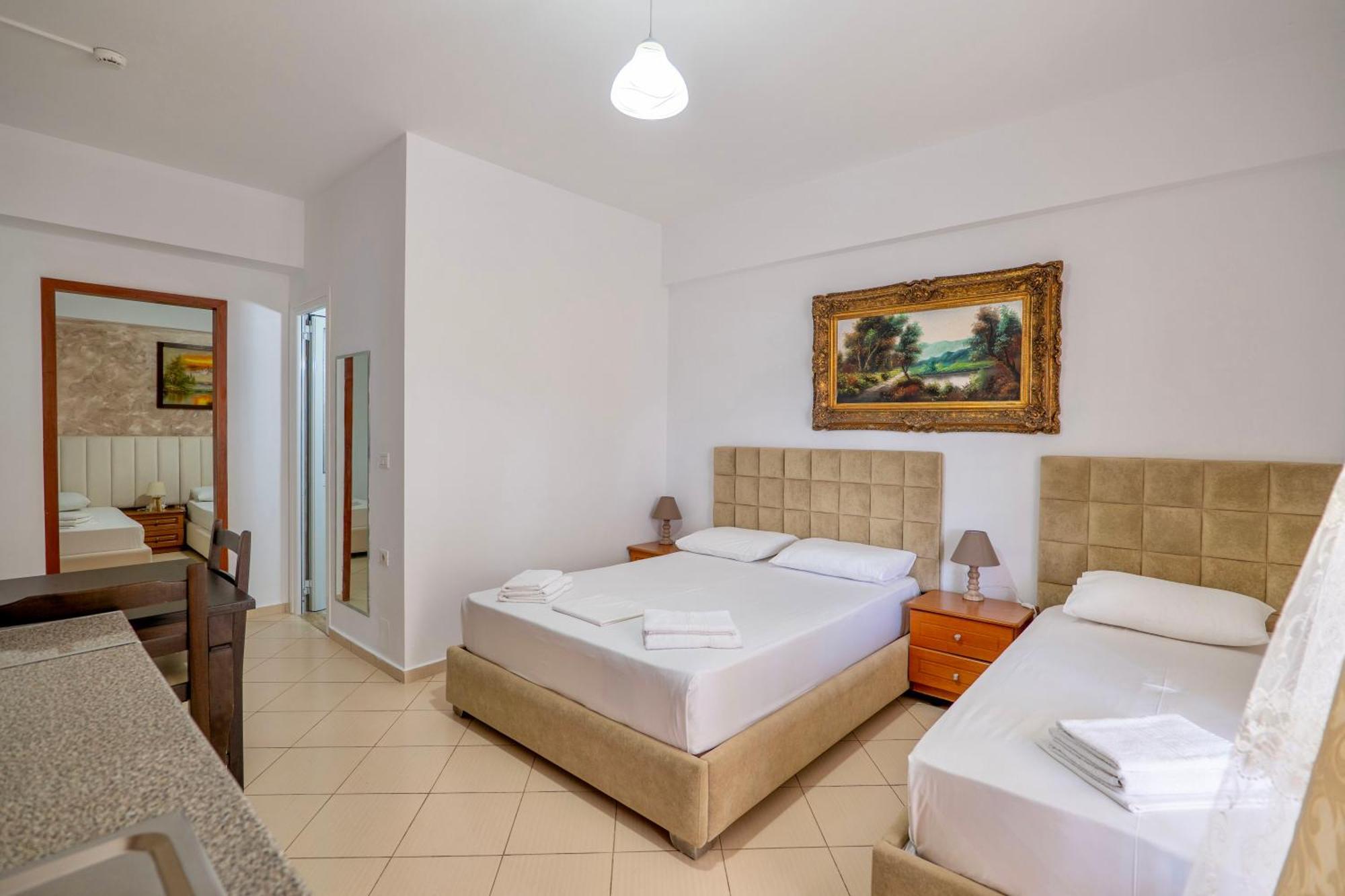 Eleni Guest House Sarandë Eksteriør bilde