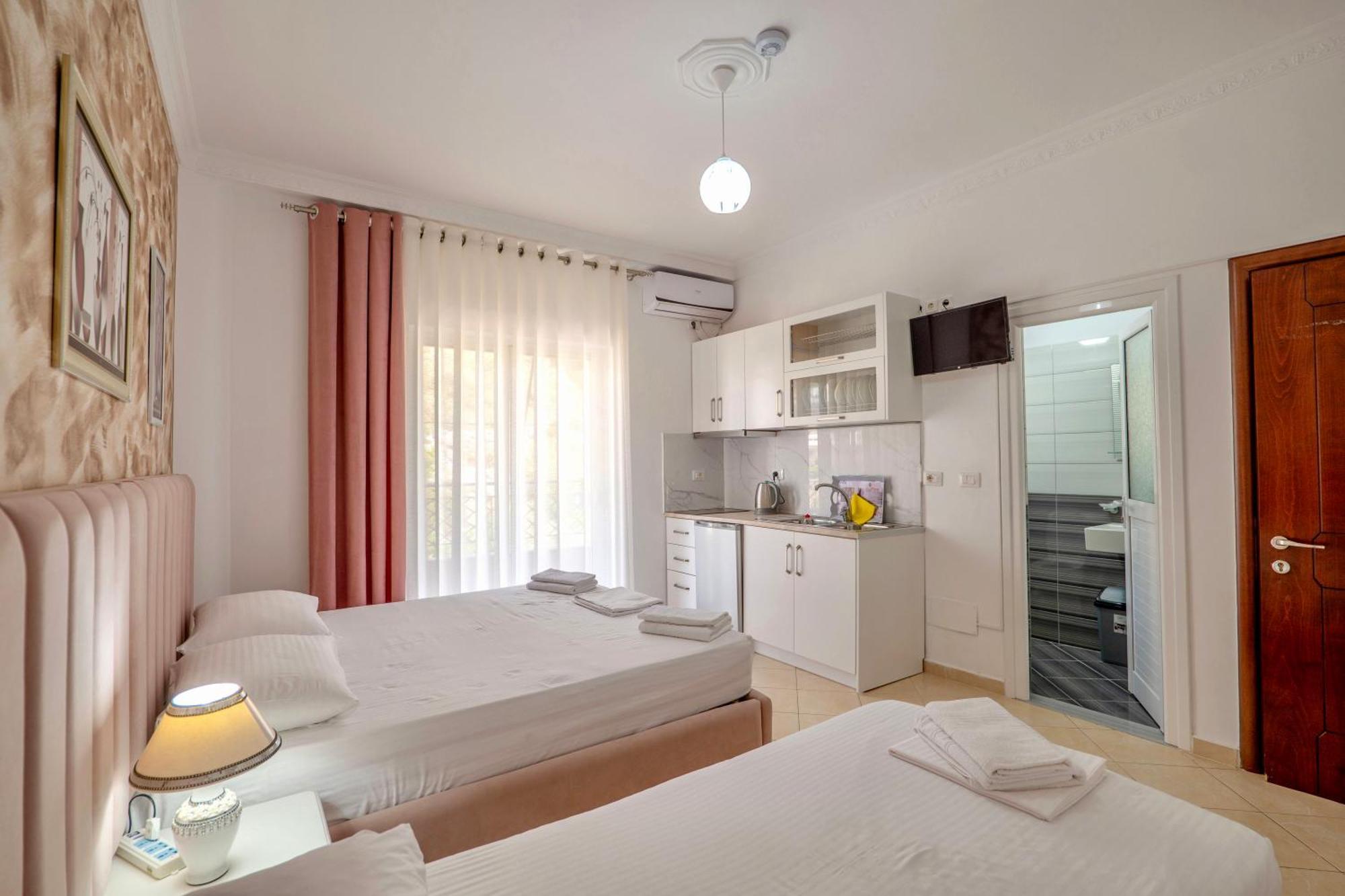Eleni Guest House Sarandë Eksteriør bilde